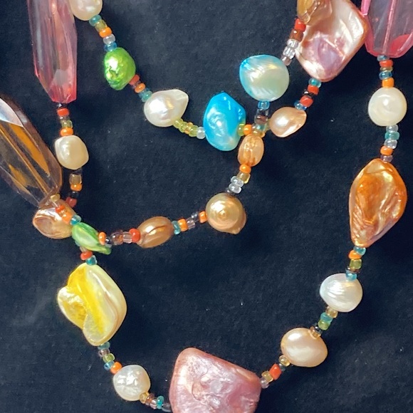 17" Colorful Small & Large Bead and Shell Necklace Multi Tier Layered - Picture 2 of 14